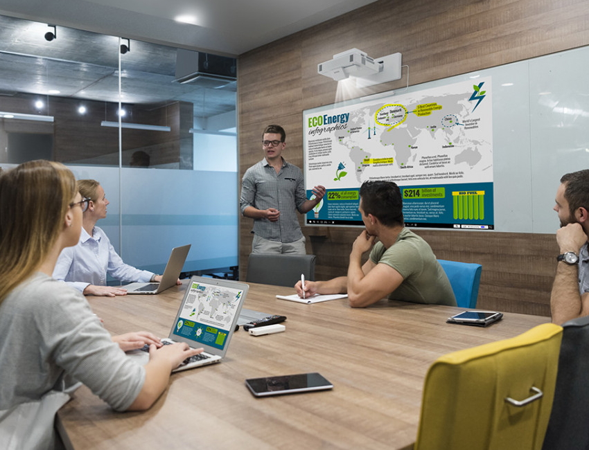 Projektory na krátku projekčnú vzdialenosť EPSON Projektory na krátku projekčnú vzdialenosť EPSON